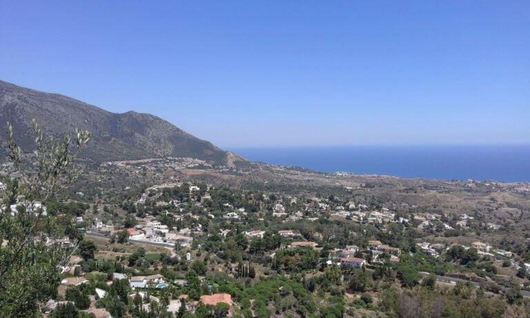 Blick auf die Küste von Mijas Costa