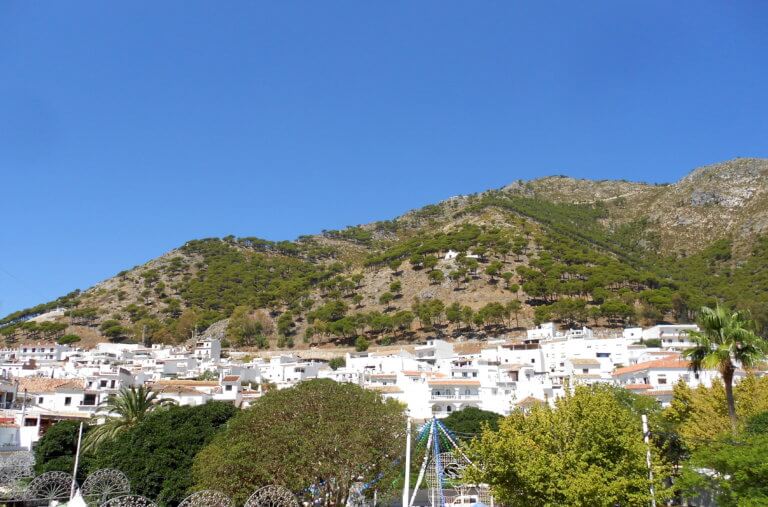 Blick auf das weiße Dorf Mijas Pueblo